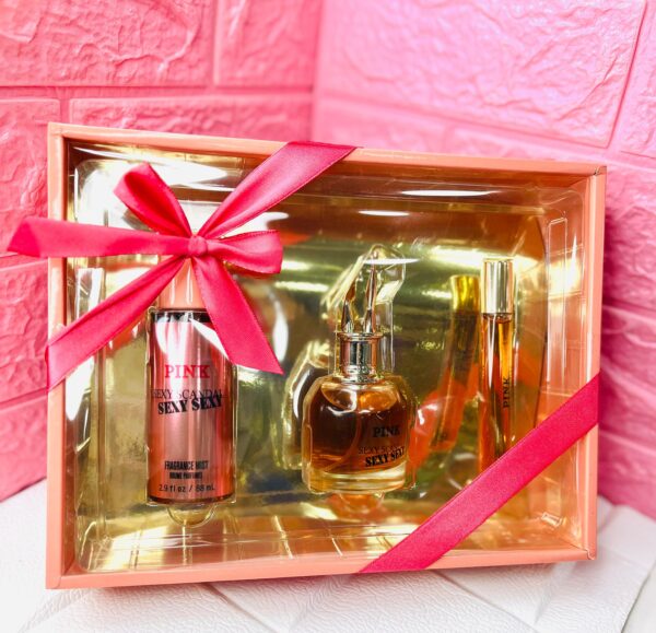 Set de regalo de fragancia "Pink Sexy Scandal" .